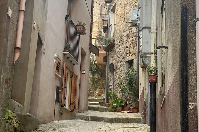 One day to Cefalù and Geraci Siculo from Palermo, private tour - Cefalù’s Historical and Seaside Highlights