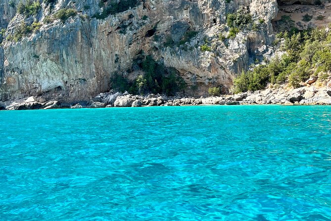 One day tour on the coast of Baunei - The Overall Experience and Group Dynamics