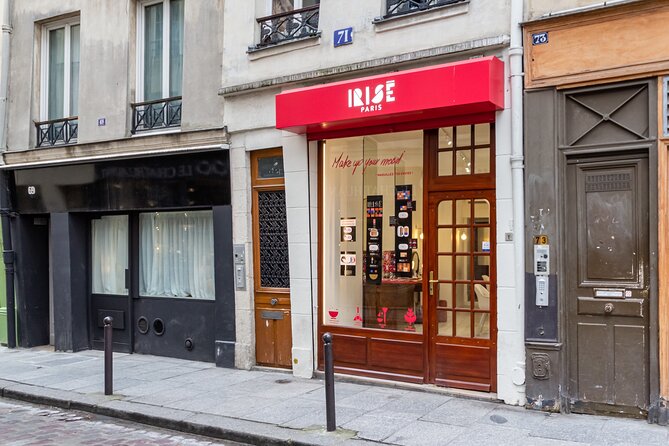 One-hour Private Makeup Class with a Pro Makeup Artist - Who Should Consider This Private Makeup Experience?