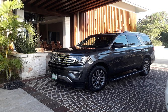 One-way Airport Transfer to Cancun or Playa del Carmen - Efficient and Stylish One-Way Airport Transfer from Cancun to Playa del Carmen