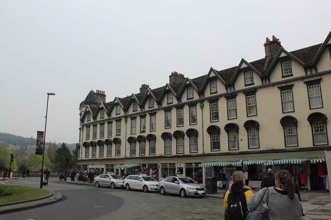 One Way or Round Trip Private Transfer: Heathrow Airport to Bath - Suitability for Different Types of Travelers