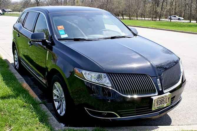 One-Way Private ORD Airport Meet and Greet Transfer by Sedan - Effortless Arrival in Chicago with Private O’Hare Airport Transfer
