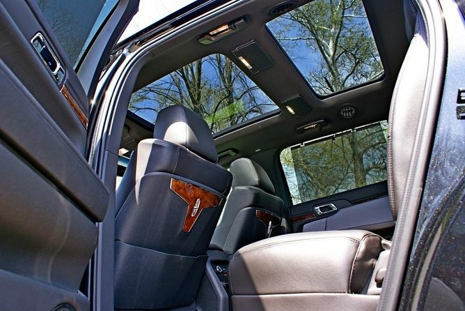 One-Way Private Transfer from Downtown Chicago to ORD by Sedan - Premium Private Transfer in Chicago’s Finest Vehicles