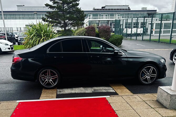 One-way private transfer from Paris Airports - Value for Money in a Luxury Transfer