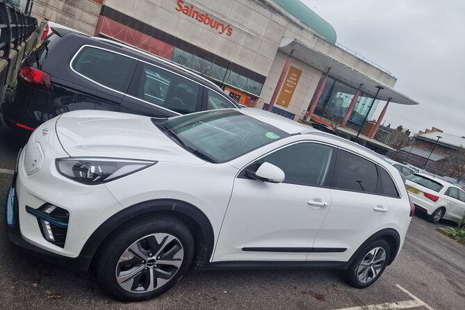 One Way Taxi Transfer from Gatwick Airport to Heathrow Airport - Booking Process and Confirmation