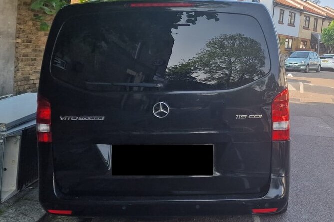 One Way Taxi Transfer from London to Gatwick Airport - How the Transfer Handles Delays and Emergency Situations
