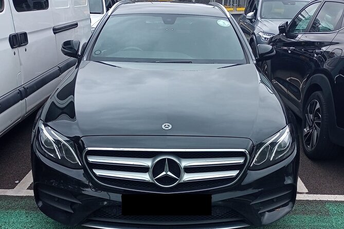 One Way Taxi Transfer from London to Stansted Airport - Vehicle Options and Group Sizes