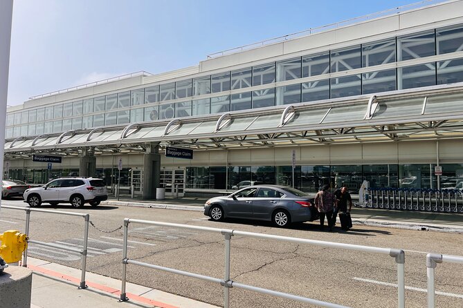 ONT Airport Pick up and Drop from to Hotels inside Ontario area - Reliable and Affordable Airport Transfers for Ontario Visitors