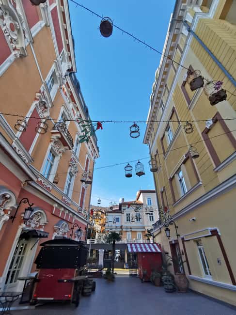 Opatija Be Charmed Half Day Tour with a Local - Exploring Opatija’s Market and Tasting Local Chocolates