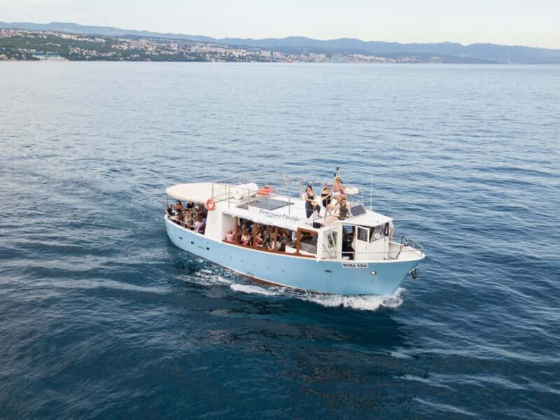 Opatija Christmas Cruise with Mulled Wine and Snacks - What to Expect During the 3-Hour Festive Ride