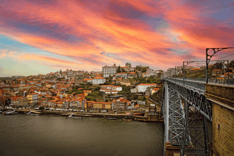 Oporto Tuk Tuk Tour: Among bridges and mysteries - 1.30h - Who Will Enjoy This Porto Bridge Tour?