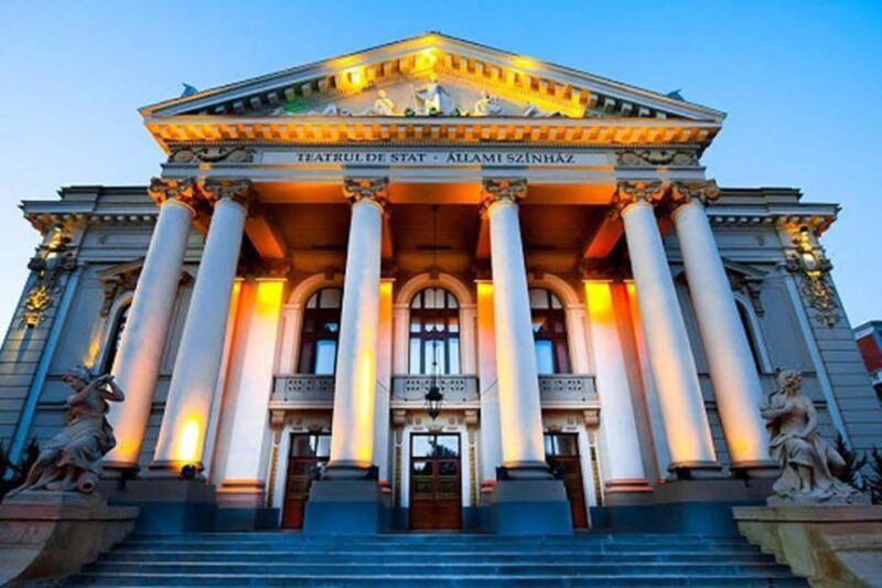 Oradea city tour - Exploring Moskovits Palace and the Royal Theatre