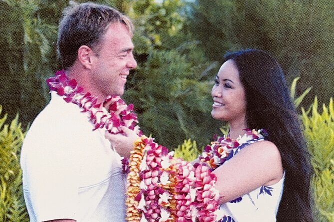 Orchid Airport Lei Greeting (Maui, Kahului Airport, OGG) - The Role of Alii Greeting Service in Mauis Tourism