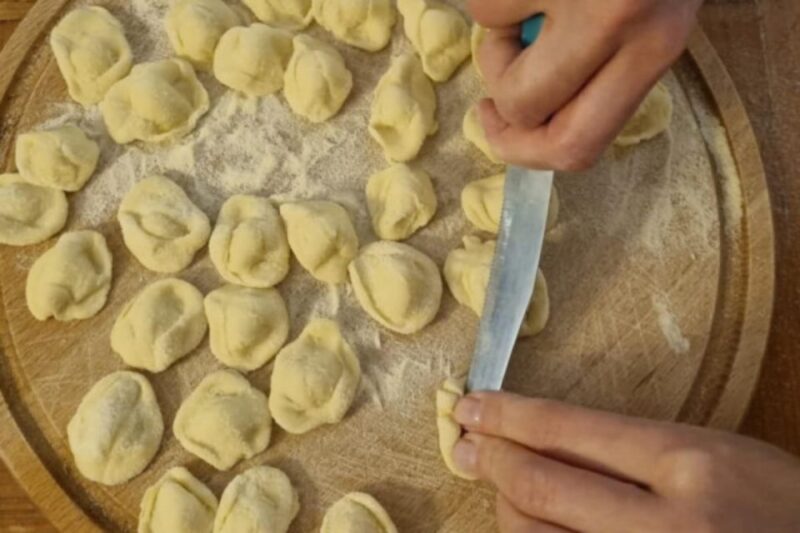 ORECCHIETTE CLASS WITH WINE TASTING & APERITIF - Learning to Make Orecchiette in a Cozy Lecce Bistro