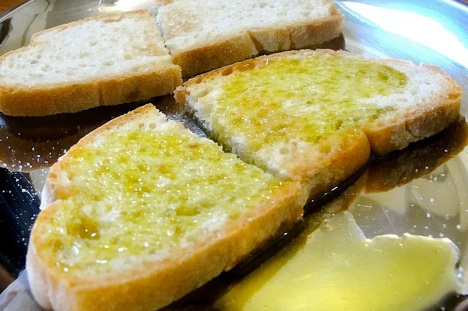 Organic Winery tour with Full Lunch from Assisi - Behind-the-Scenes at the Vineyard and Cellar