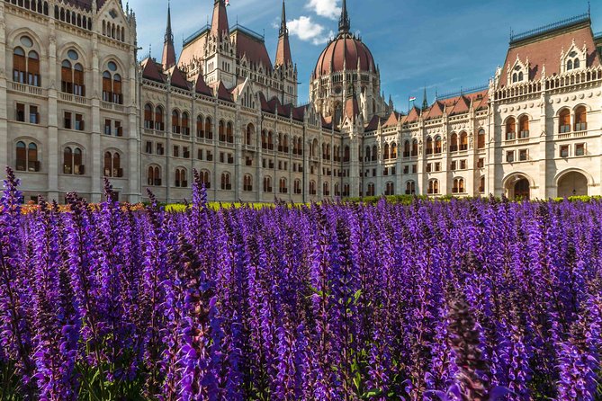 Orientation walk in Budapest - Practical Logistics and Booking Tips