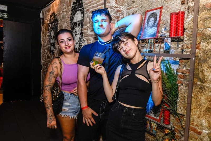 Original Hamburg Pub Crawl Sex & Crime St. Pauli Tour - VIP Club Entry: Skip the Lines and Access Hamburg’s Top Nightclub