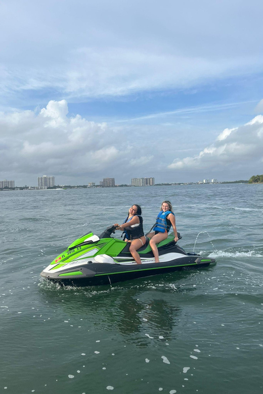 Orlando: Jet Ski Rental - Experience the Splash and Breeze of Lake Buena Vista and Kissimmee