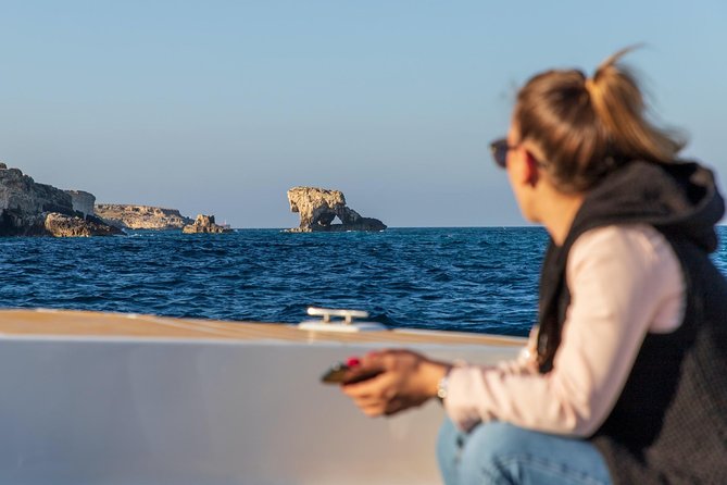 Ortigia by boat - Opportunities for Swimming and Relaxation