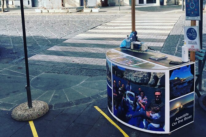 Ortigia Island and Sea Caves Boat Tour with Prosecco - Experience the Fonte Aretusa from the Water and Enjoy a Refreshing Dip