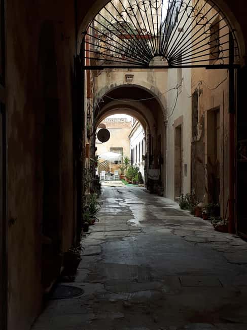 Ortigia: Tuk-tuk tour, historic alleys, mythology, and views - Key Points