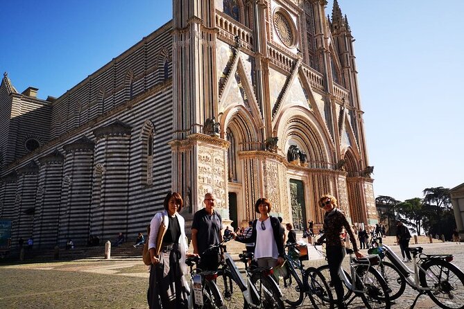 Orvieto by Evening: Small Group e-Bike tour with Dinner - Night Views from the Old Town and Dinner Next to the Duomo