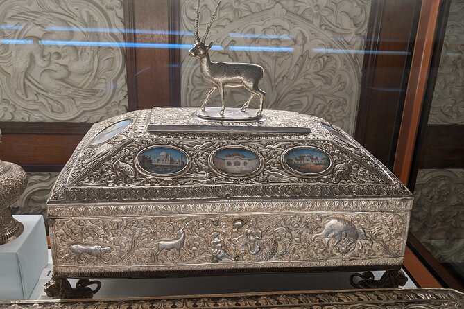 Osborne House-A driver guided tour of Victoria's Island Paradise - Convenient Pickup and Personalized Service