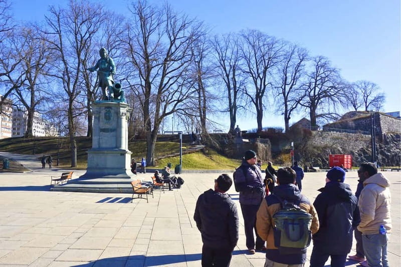 Oslo: City Tour with Traditional Norwegian Lunch or Dinner - The Royal Palace and Political Heritage