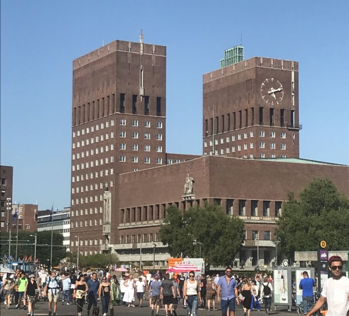 Oslo: City Walking Tour - The Oslo Opera House: Architecture and Views