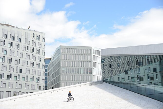 Oslo City Walks - The City of Contrasts - The Norwegian National Opera & Ballet: Walking on the Roof