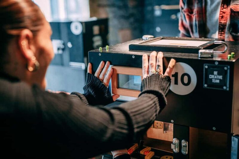 Oslo: Cube Escape Box Challenge Game - Whats Included and Whats Not