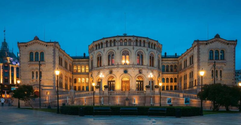 Oslo: Express Walk with a Local in 60 minutes - Visiting Oslo’s Iconic Landmarks in 60 Minutes