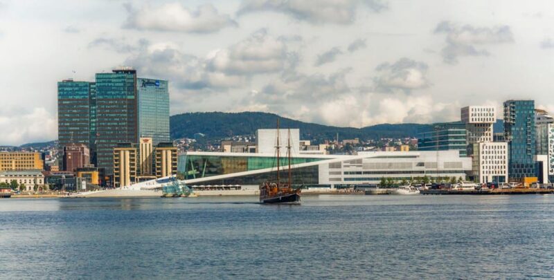 Oslo: Fjord Mini Cruise by Wooden Sailing Ship - Learn About the Fjord and Landmarks in 13 Languages