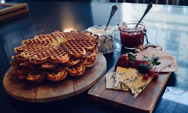 Oslo: Food Tasting and Walking Tour with a Local - Key Points