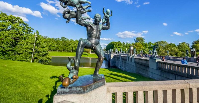 Oslo: Grand City Sightseeing Tour by Bus with Fjord Cruise - The Experience of the Guides and Transport