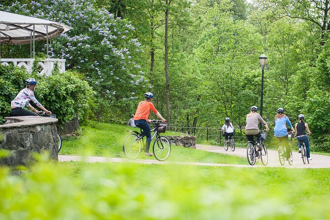 Oslo Highlights Bike Tour - Guide Personalities and Tour Atmosphere