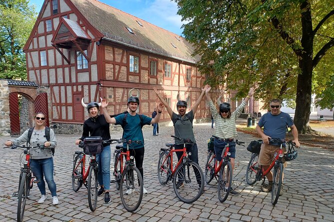 Oslo Highlights Bike Tour - Practicalities: Meeting Point, Group Size, and Weather