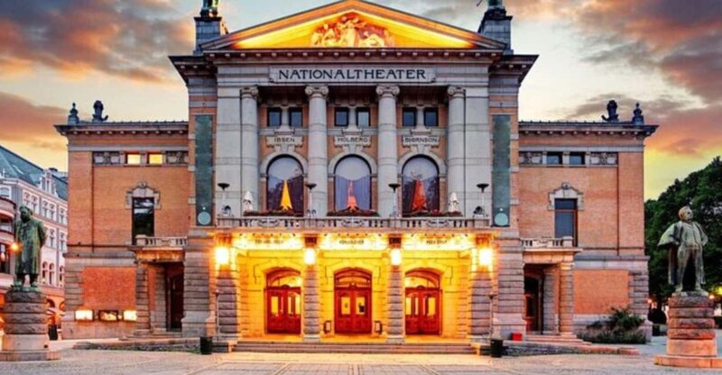 Oslo : Must-See Attractions Walking Tour With A Guide - Visiting Oslo City Hall and the National Opera House