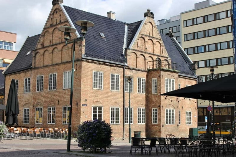 Oslo Old Town Highlights Private Walking Tour - Starting Point at Comfort Hotel Karl Johan