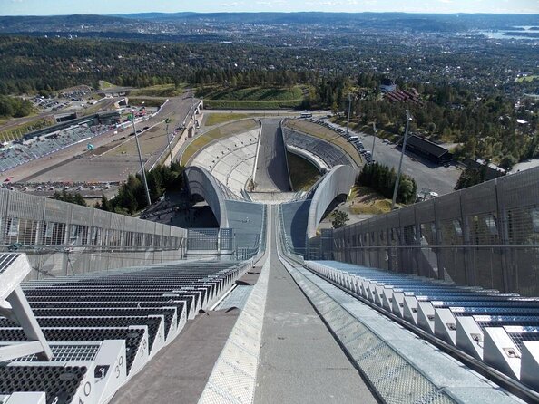 Oslo Panorama Tour with Holmenkollen Ski Jump and Vigeland Park - Explore Oslos Iconic Landmarks with a Friendly Guide