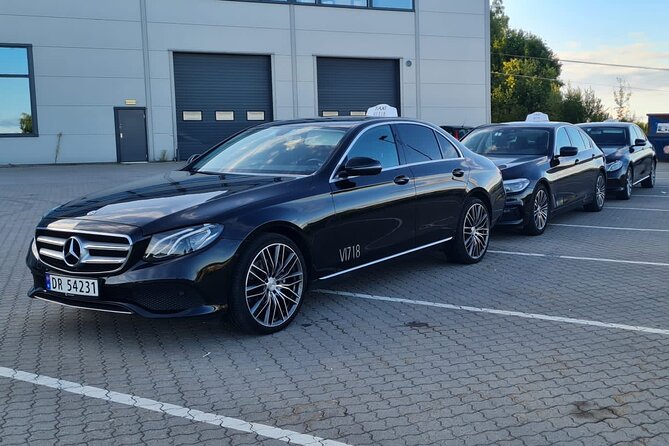 Oslo Private Airport/Hotel Transfer Service || English Speaking - Meet & Greet at Oslo Lufthavn Edvard Munchs veg, 2061 Gardermoen