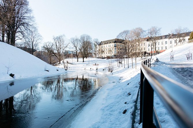 Oslo Private Transfer from Oslo (OSL) Airport to City centre - Easy and Comfortable Oslo Airport Transfer for Up to 6 People