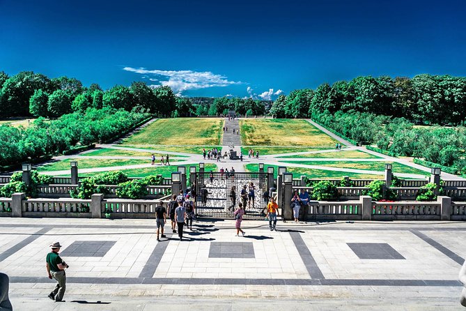 Oslo & Vigeland Park Private Walking Tour - Key Points