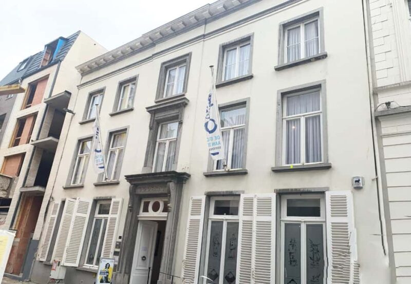 Ostend : Private Royalty Tour with local certified guide - Visiting the Royal Villa and its Scenic Views