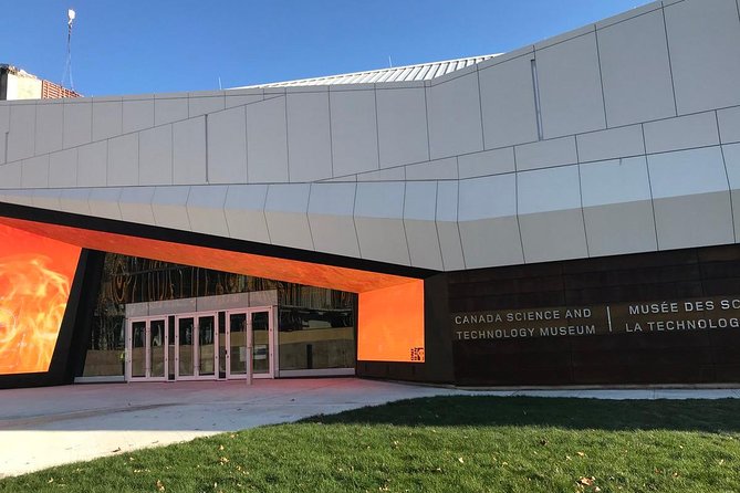 Ottawa Private Day Tour from Montreal - Exploring the Bustling ByWard Market