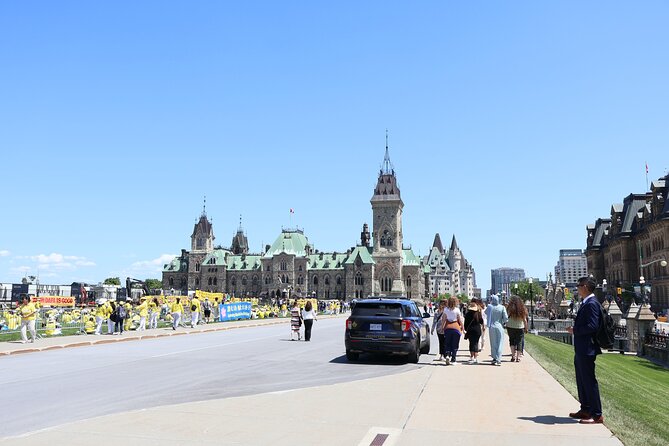 Ottawa Private Tour with Guide from Montreal - Visiting the Tranquil Rideau Falls