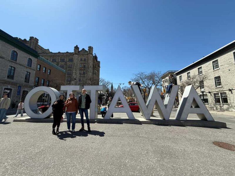 Ottawa: Private Walking Tour of City Highlights - Finishing at the Buzzing ByWard Market