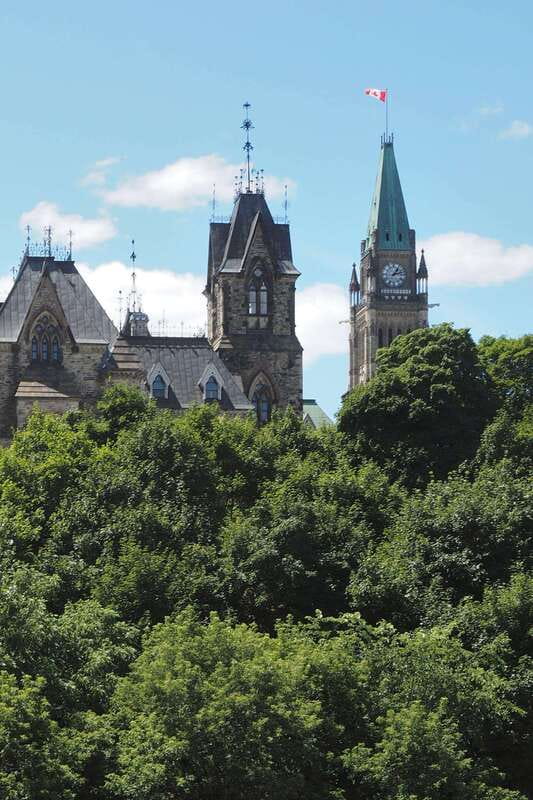 Ottawa: Walking Tour in the Heart of the Capital - Highlights of the Tour: Hidden Gems and Iconic Landmarks