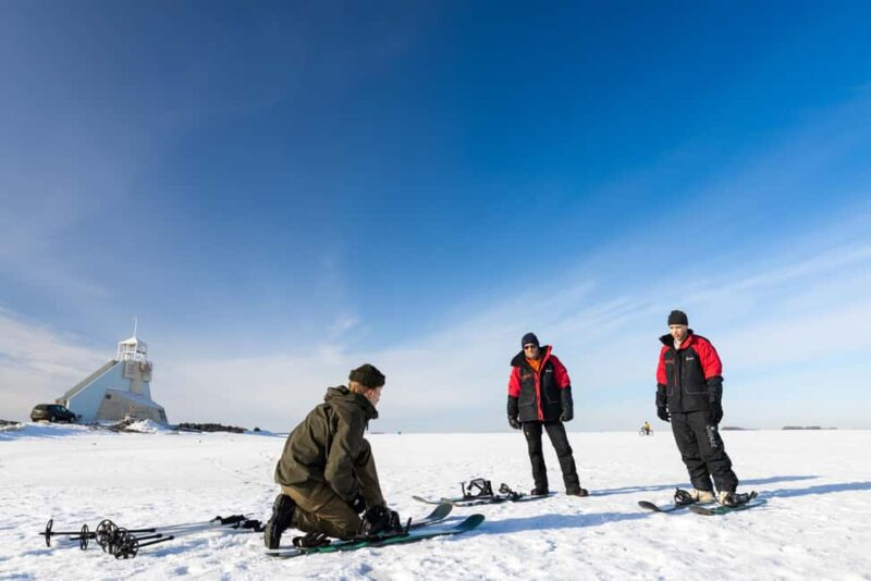 Oulu: Arctic Sea Snowshoe Experience - Making a Campfire on the Sea Ice