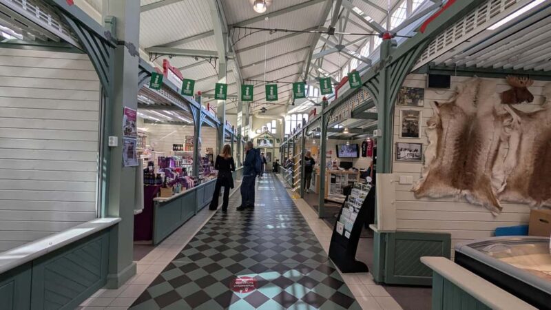 Oulu City Tour: Discover the heart of Oulu in just 1 hour! - Inside Oulu Cathedral: Serenity and Art